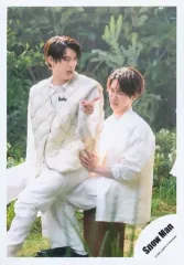 【中古】生写真(ジャニーズ) Snow Man/向井康二・渡辺翔太/全身/アルバム「i DO ME」MV＆ジャケ写オフショット/公式生写真