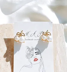 パールのチェリー型　チタンピアス