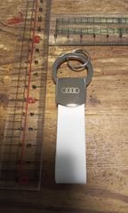 アウディ　ディーラー入手　正規品　キーホルダー