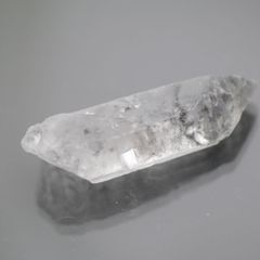ヒマラヤ ガネーシュヒマール産 エレスチャル ポイント水晶 1点物  約15.7g 約5×1.8cm ヒマラヤ水晶 骸骨水晶 天然石・置き物