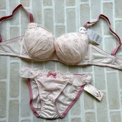 F70　ピンクの清楚系大人可愛いブラショーツセット/レディースインナー