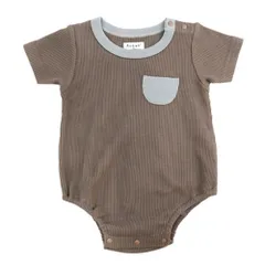 ☆ こげちゃ ☆ 80cm ☆ 【Aenak】男児ニューベーシック・ボディースーツ ボディスーツ ベビー 半袖 男の子 ボディースーツ 赤ちゃん ロンパース ベビー服 ボディ肌着 ワッフル生地 ゆったり かわいい ポケット 無地 シンプル 着回し