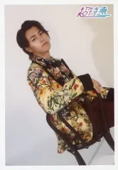 【中古】生写真(男性) 超特急/タカシ(松尾太陽)/膝上・衣装黄色・赤・花柄・椅子座り・右向き・背景白/単独ソロライブ「Utautai」生写真セット 1部ver.