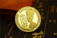 ネフェルティティ コイン メダル ファラオ 古代エジプト ゴールド ピラミッド ヒエログリフ スフィンクス エジプト神話 ホーボーコイン 金