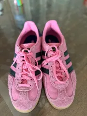 adidas(アディダス) ガゼル ピンク 270