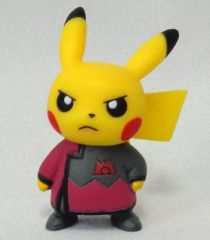 フラダリ ボスごっこピカチュウ ポケセン限定 ガシャフィギュア - メルカリ