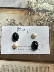 402.白黒二色2種の耳飾りセット