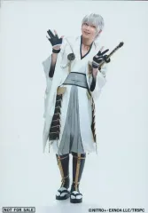 【中古】生写真(男性) 染谷俊之(鶴丸国永)/全身・キャラクターショット/Blu-ray「舞台 刀剣乱舞」七周年感謝祭 -夢語刀宴會-」(数量限定 豪華版)封入特典オフショットブロマイド(戦闘衣裳)