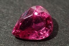 天然ルビー0.421ct 約5×4mm ソーティング付き！