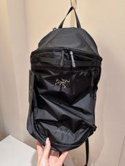 アークテリクス リュック バックパック ARC’TERYX HELIAD 15L デイパック リュックサック BACKPACK メンズ レディース バックパック 軽量 未使用品