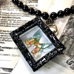 ニシキオオツバメガ標本箱ネックレス(B品)