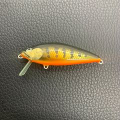 メーカー不明 ミノー ボディ約4.2cm 2.3g