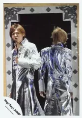 【中古】生写真(ジャニーズ) Hey! Say! JUMP/薮宏太/ライブフォト・膝上・衣装銀・左手胸・左向き・目線右/公式生写真