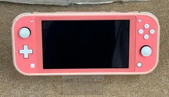 【中古品】Nintendo 任天堂 SwitchLite本体 スイッチライト HDH-001 コーラル すみっコぐらしケース付き (2412304)