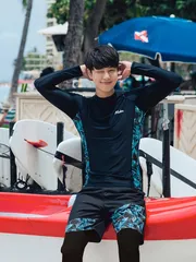 ラッシュガード メンズ トロピカルプリント 水着セット 長袖 ロングパンツ 日焼け防止 サーフィン 高弾性素材 クルーネック スリムフィット ビーチウェア トロピカルプリント水着 高弾性素材 おしゃれ プール スイミング 海 水遊び ブラック×グリーン