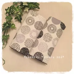 抱っこ紐 よだれパッド よだれカバー 北欧調丸柄×黒無地