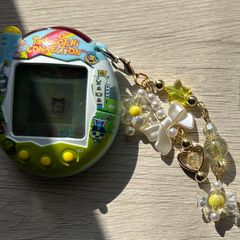 2【ビーズアクセサリー】スマホ　たまごっち　たまごっちコネクション　ストラップ　キーホルダー　イエロー　ユニ