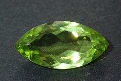 天然ペリドット2.874ct 約15×7mm* ソーティング付き!