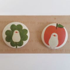文鳥　りんご　クローバー　TORINOS 　くるみボタン