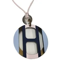 本日迄！最終価格！保護シール付きエルメス　ペンダント　Hエキップネイビーカラー 人気なのがわかった エルメス hエキップ | ゆきこ：1、2、3、4年