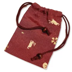ポーチ 巾着 可愛い ウサギ柄 小物 和柄 （赤錆色系）縮緬 ちりめん コンパクト 収納
