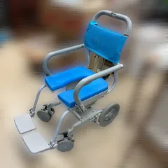 ウチエ 入浴用車椅子 くるくるチェア シャワーキャリー 介護用品 入浴介助 楽天市場】送料無料！シャワーキャリー【くるくるチェアD ウチエ