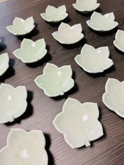 葉っぱ型　小皿　16枚セット