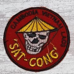 DC55 スカル ドクロ 骸骨 ベトナム 戦争 ワッペン 人気 SAT CONG パッチ ミリタリー  装備用 US ARMY 古着 赤
