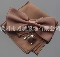 蝶ネクタイ カフス チーフ 3点セット　結婚式　発表会 パーティー イベント ダンスパーティー バーテンダー ビジネス 　ブラウン色　卒業式　卒園式　入学式　入社式　父の日　ユニセックス　ワンタッチ　格安 メンズネクタイ ポケットチーフ カフスボタン　セット