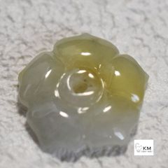 ж天然石翡翠 ヒスイ10.5*10.5*2.5㎜ 花フラワー１つ Lt.オリーブ