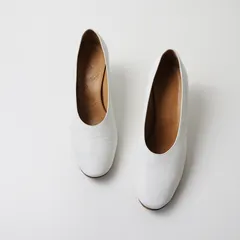 メゾンマルジェラ Maison Margiela 58WL0137 レザー ローヒール プレーントゥパンプス 38/ホワイト シューズ 24cm【2400013613798】のサムネイル