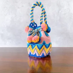 ワユーバッグ　新品　未使用　マルチカラー コロンビアのワユーバッグ Lサイズ multi zigzag ショルダー