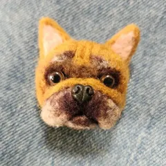 羊毛フェルト【フレンチブルドッグ】フォーン　ブローチ