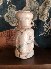 茶道具　美濃焼　深山窯　阪口浩史作　志野掛花入　共布　共箱　C　8390 茶道具 美濃焼 深山窯 阪口浩史作 志野掛花入 共布 共箱 C
