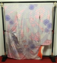 【中古】Mサイズ 振袖 正絹 薄紫地に菊花模様 長襦袢付き