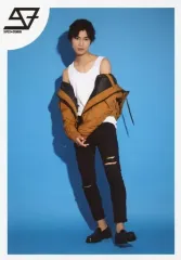 【中古】生写真(男性) SUPER★DRAGON/飯島颯/全身・背景青/颯生誕記念 スペシャル生写真セット「HAYATE BIRTHDAY PHOTO SET」