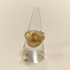 Ｋ１８ＹＧ 白蝶真珠ケシ　リング