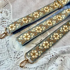 No.43  ショルダーベルト スマホストラップ 3㎝幅 インド刺繍リボン ハンドメイド 薄ブルー　スパンコール