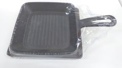 グリルパン風トレー(網付き)中古　2枚セット グリルパン風トレー(網付き)中古 2枚セット - メルカリ