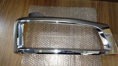 三菱ふそう ベストワン ファイター Fバンパー ライトベゼル