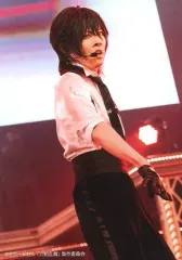 【中古】生写真(男性) 牧島輝(大倶利伽羅)/ライブフォト・膝上・キャラクターショット/「ミュージカル『刀剣乱舞』 五周年記念 壽 乱舞音曲祭」ローソンプリント限定ブロマイド