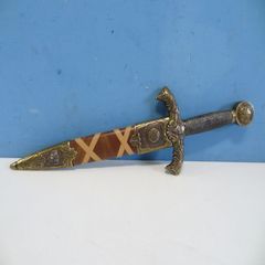 nuyAXPxAvi4GMbEYnF7dSM.jpg@jpg