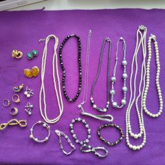 アクセサリーまとめ売り　ネックレス　イヤリング　ブレスレット　指輪　パールネックレス
