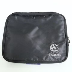 【美品】 インゲボルグ INGEBORG★ カメリア ロゴ刺繍 トラベルポーチ　黒系3896896
