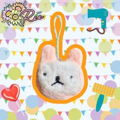 ハンドメイド　羊毛フェルト　ストラップ　うさぎ