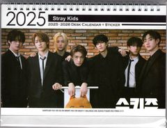 韓国 K-POP☆STRAY KIGD ストレイキッズ☆2025年　2026年　カレンダー 　卓上カレンダー フォト デスク カレンダー　ステッカー付