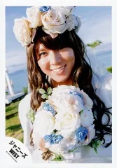【中古】生写真(ジャニーズ) ジャニーズWEST/小瀧望/バストアップ・ウエディングドレス・両手ブーケ・花冠・背景海/「バリハピ」PV＆ジャケ/公式生写真
