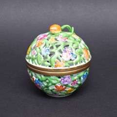 ヘレンド ファンタジー 透かしボンボン入れ（ストロベリー）9cm