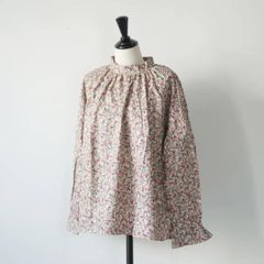 美品✨23ss gasa ガサ 噴水とジャスミン Vネックフリルブラウス - メルカリ