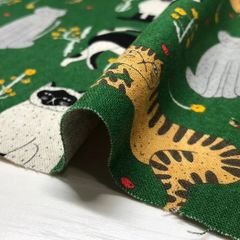 エモエモ　綿麻キャンバス ねこ プリント　グリーン　50ｃｍカットクロス